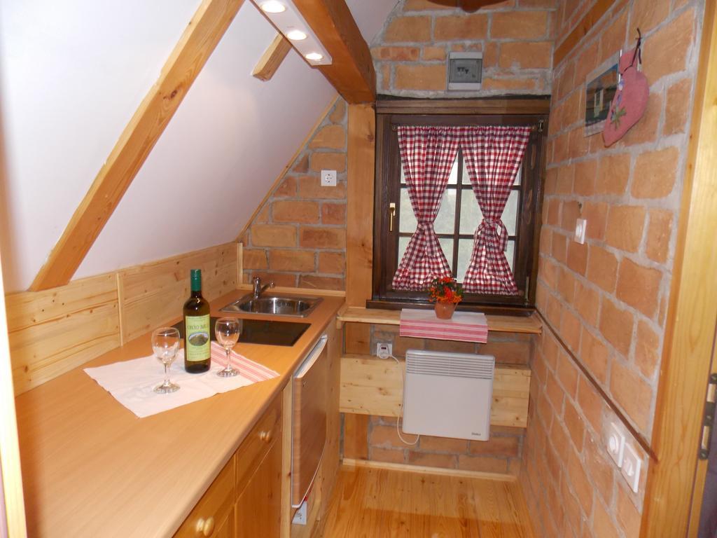 Apartmani Etno Kuca Pod Okicem 사모볼 객실 사진